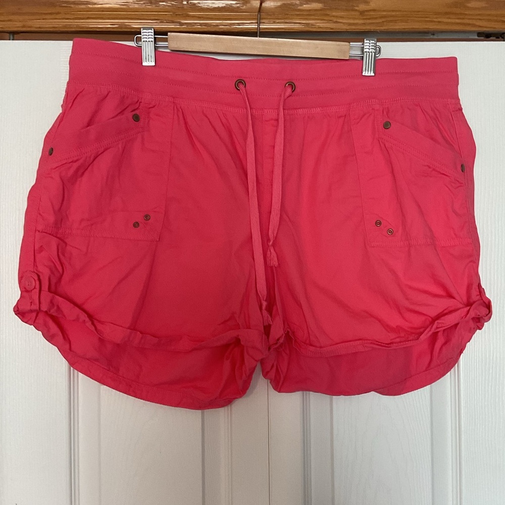 Maurices Pink Size 2 Shorts